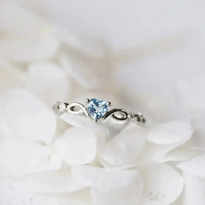 Amara | Sapphire Heartlight | Silver Ring